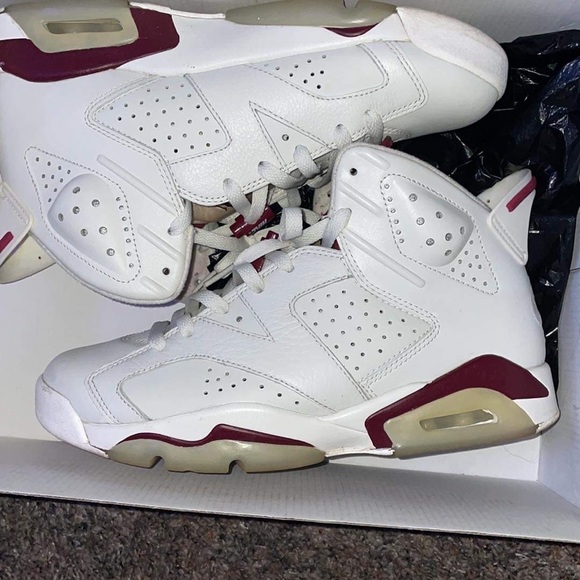 Retros - Picture 12 of 16